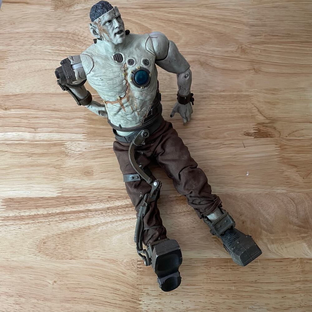 Vintage 2004 Jakks Van Helsing Frankenstein 12" Action Figure